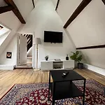 Stylish Canal-side 2br-1lr Apt, At Center Of