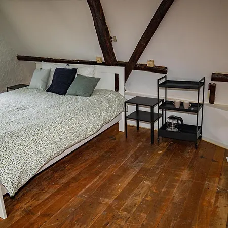 Stylish Canal-side 2br-1lr Apt, At Center Of * 根特