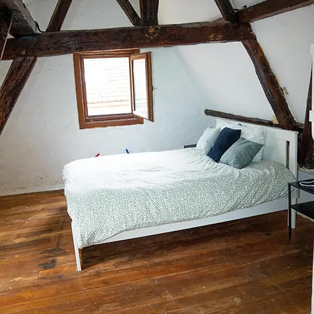 公寓 Stylish Canal-side 2br-1lr Apt, At Center Of *